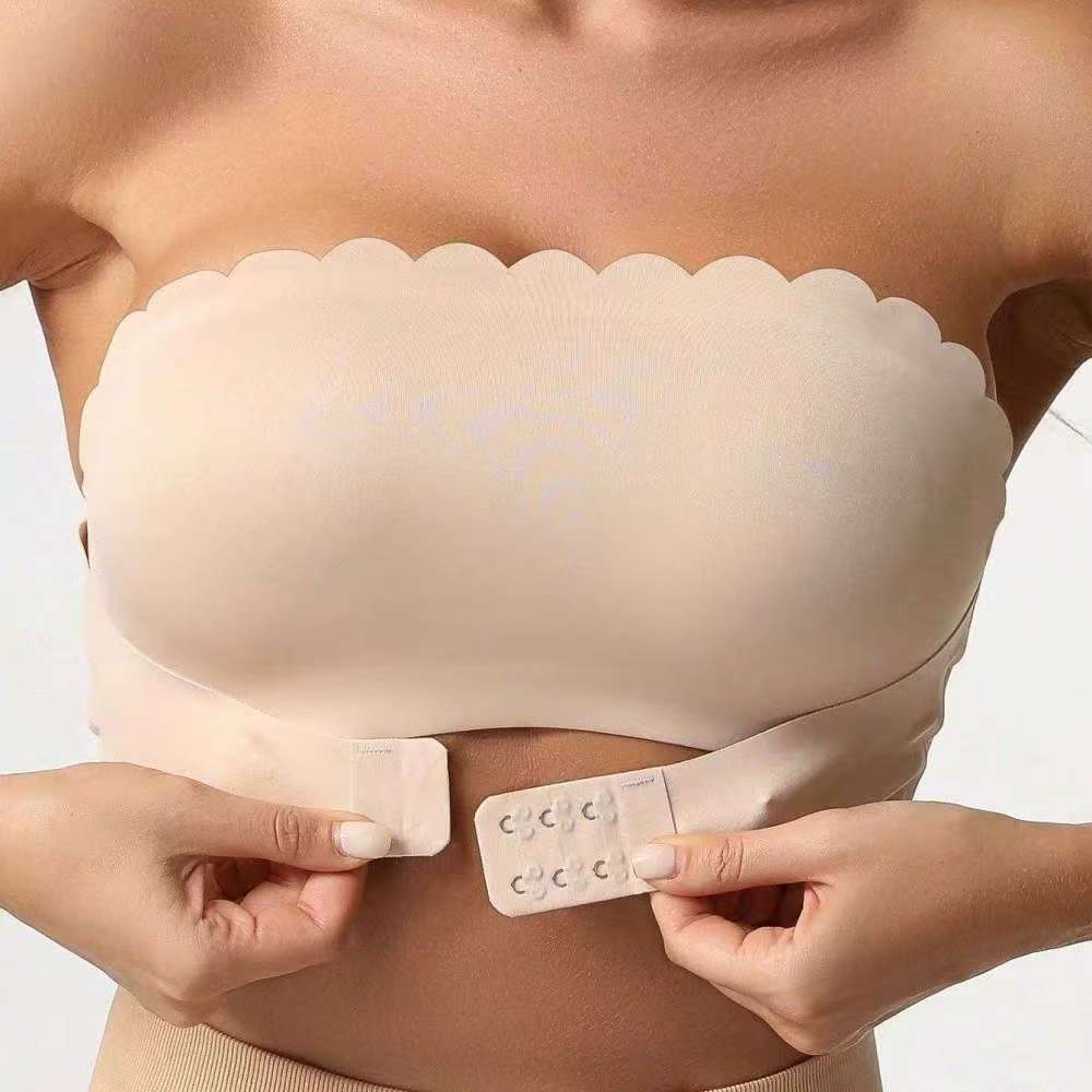 Oblique Shoulder Hollow-out Lace Band Chest Pad Naked Women Sense Seamless Bras